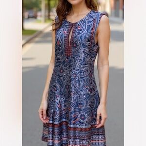 New sleeveless dress in multicolor
